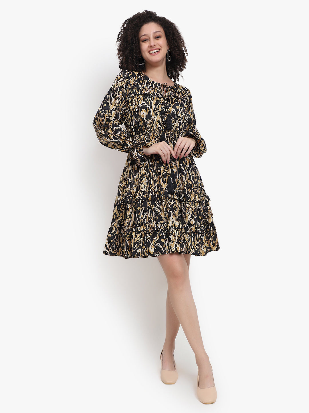 Vestido corto de seda con capas Regal Radiance 