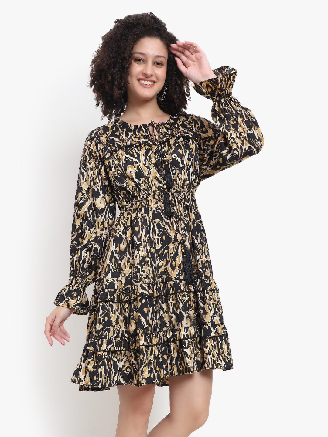 Vestido corto de seda con capas Regal Radiance 